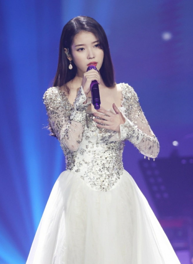 아이유 콘서트 더 골든아워 IMAX 