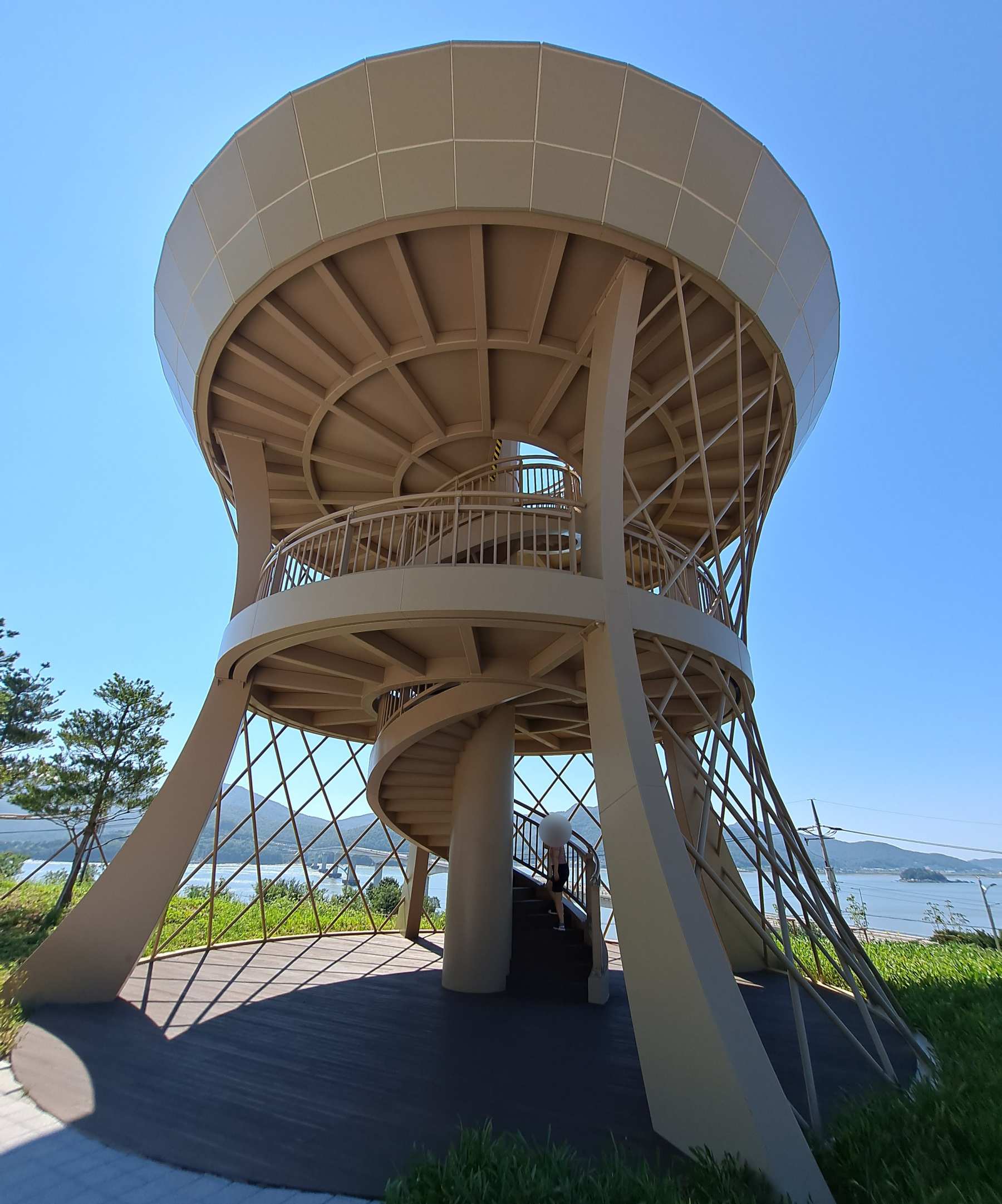 해누리전망대 계단