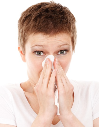 코 막히고 재채기 계속된다면 꼭 보세요! 중년에게 더 위험한 이유는?