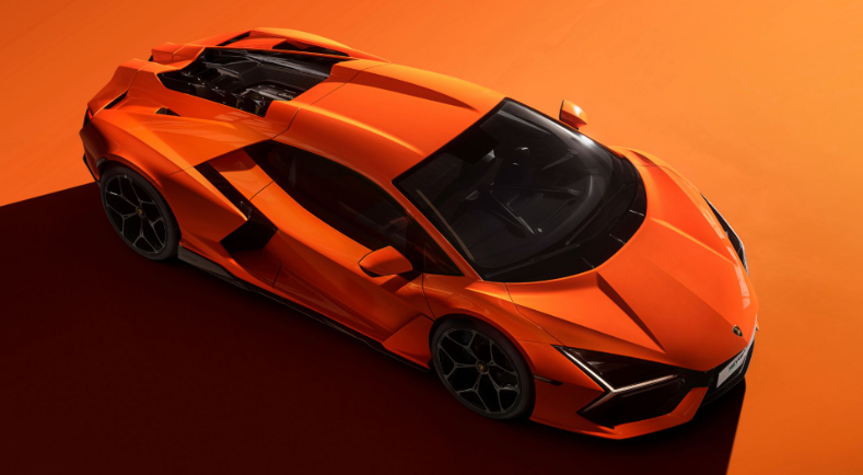 Lamborghini Revuelto
