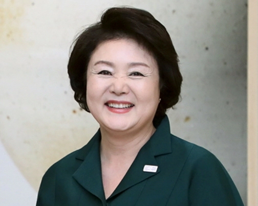 김정숙 여사 프로필 나이 고향 학력 종교 재산