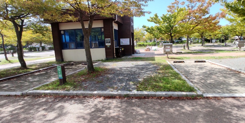 취사장의 창문이 보이는 C-03