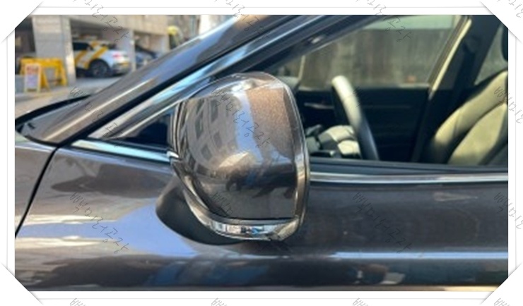 캠리 8세대 사이드미러 측면부 수리전(좌) 수리 후(우) 