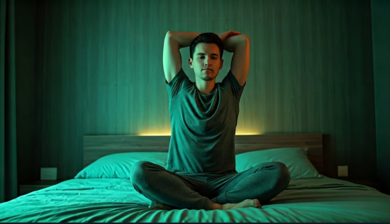 잠들기 전 가벼운 요가나 스트레칭은 심리적 안정감을 높여 수면 유도를 도와줍니다