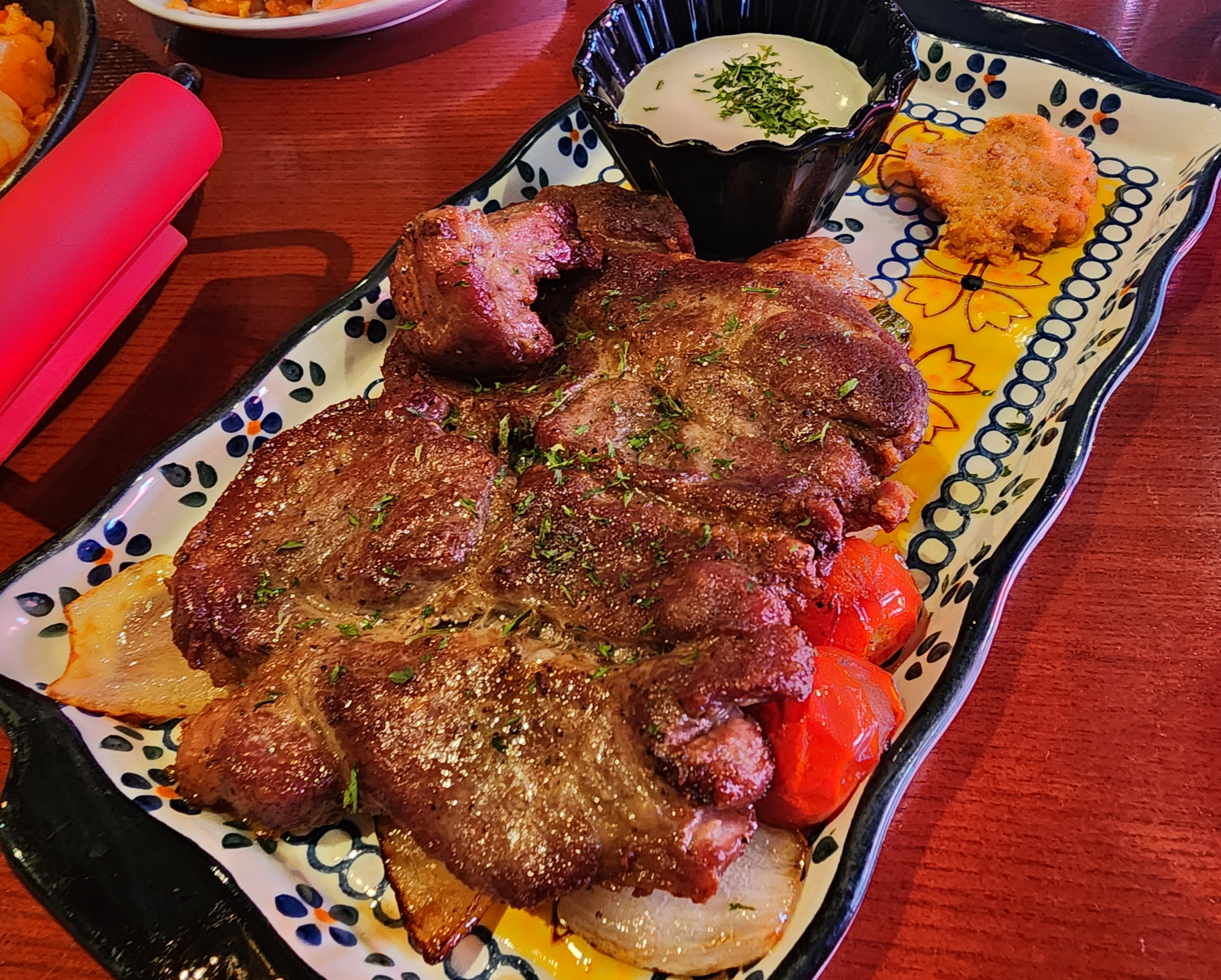 타파스바_이베리코목살스테이크