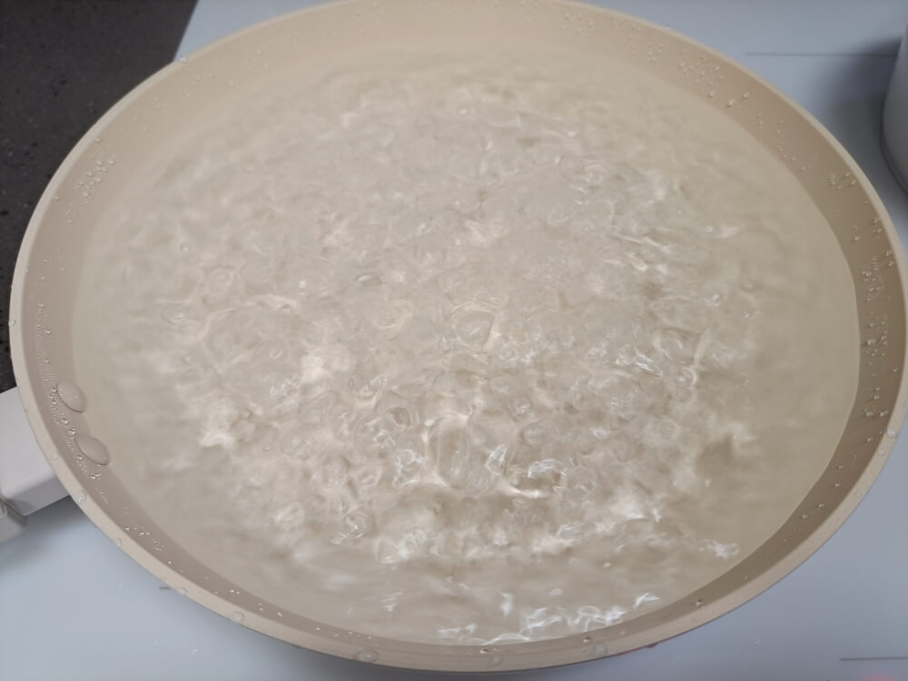 팔팔끓고 있는 물