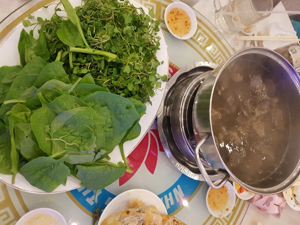 결혼식이 있던 호치민 11군의 Thuy Ta Dam Sen Restaurant - 소고기 핫팟