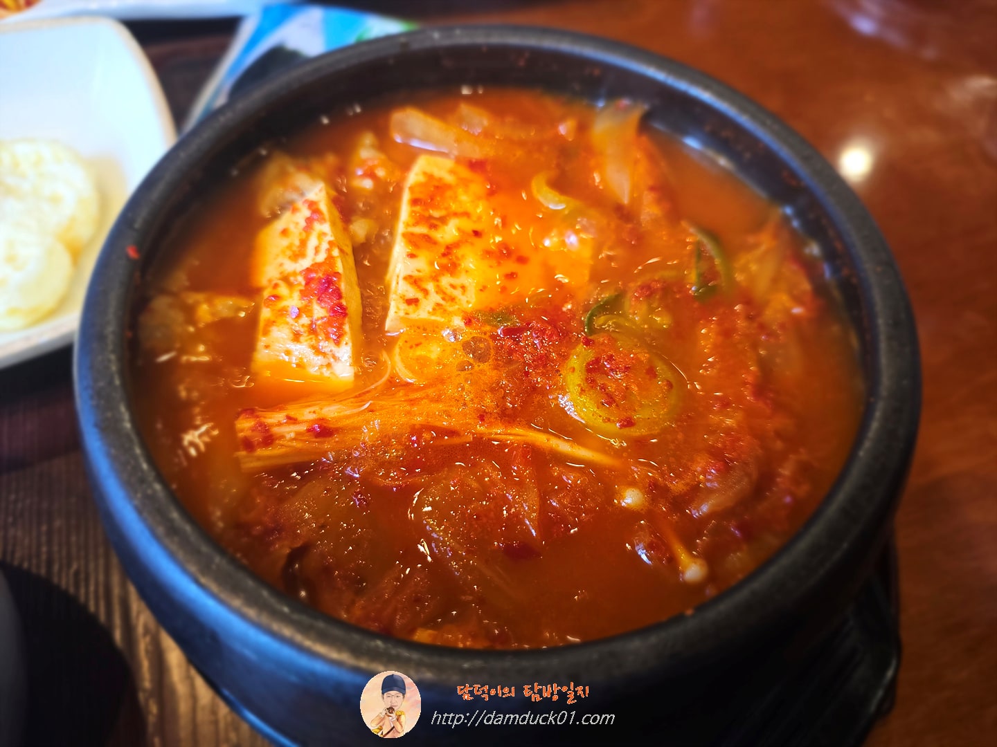 찌개정식 (고기듬뿍김치찌개)