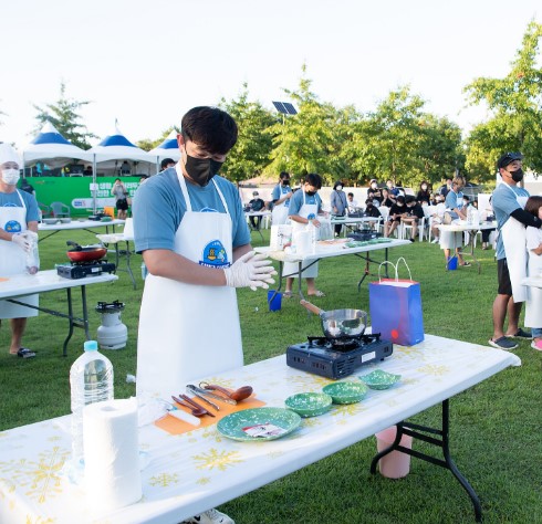 구미라면축제 이색요리경연대회 요리모습