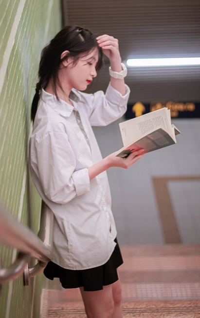 공부하는 여학생