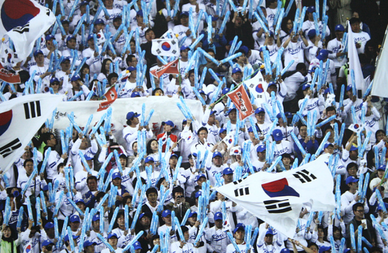 대한민국-응원단-모습