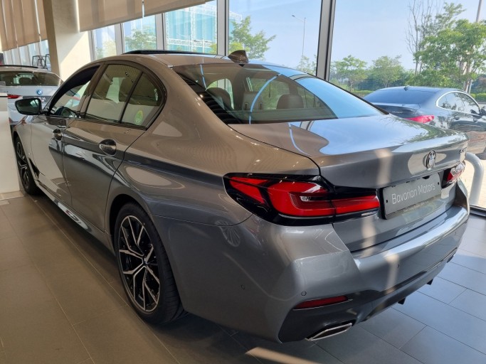 bmw 530i 차량 사진 2