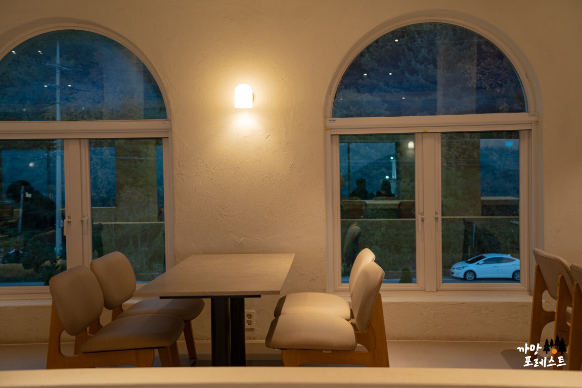 춘천 산토리니 카페 2층