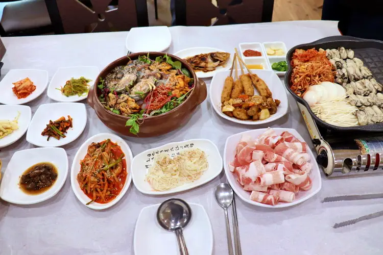 투데이 맛있는 메뉴 굴 삼합, 굴 어묵, 굴 탕수육, 석화찜, 항아리 물회 맛있는 식당 추천 통영 중앙시장 맛집