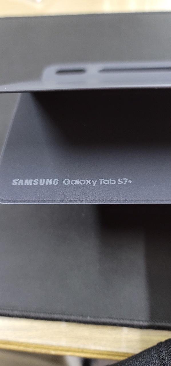 케이스 상판 삼성로고사진