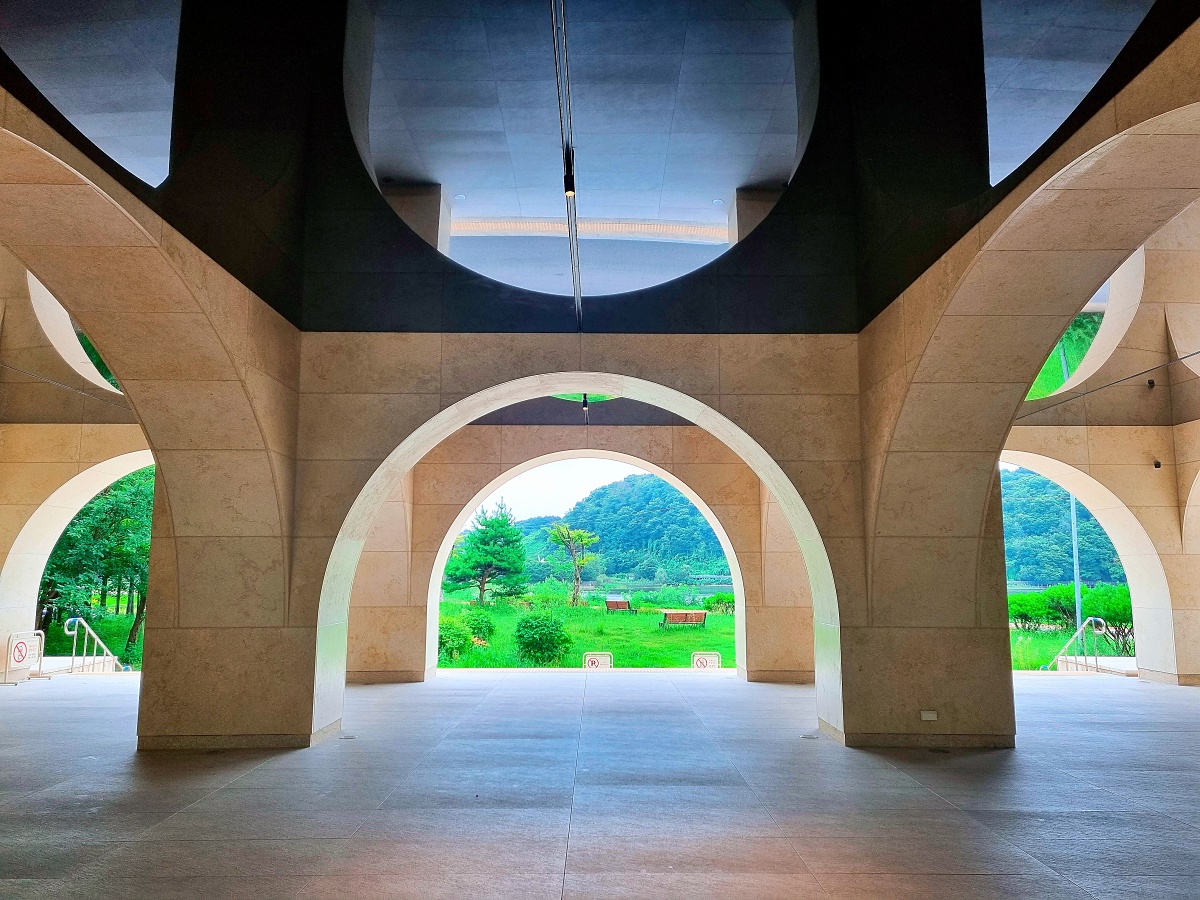 경기도 파주 대형 베이커리 카페, 공릉 저수지 뷰 모쿠슈라 (2호점)