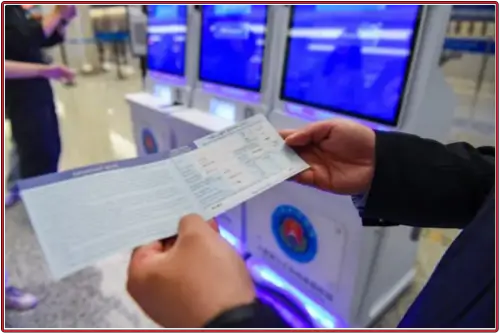 온라인으로-작성한-중국-입국-신고서를-QR코드-스캔으로-간편하게-인쇄해-주는-키오스크