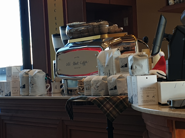 훼마 E61 레전드 커피 머신 뒤쪽은 붉은 색으로 커스터마이징