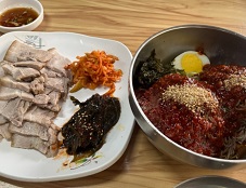 수육-막국수
