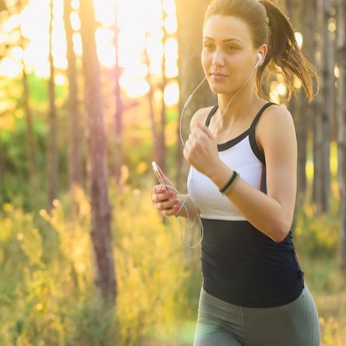 건강을 위해 조깅하는 사진