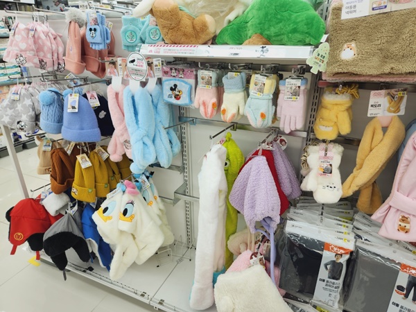 다이소 크리스마스 트리 장식품 겨울용품 인천운서점