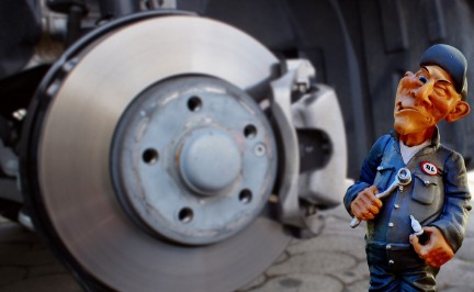 🚘 자동차 브레이크 교환 - 브레이크 이상을 알려주는 5가지 신호