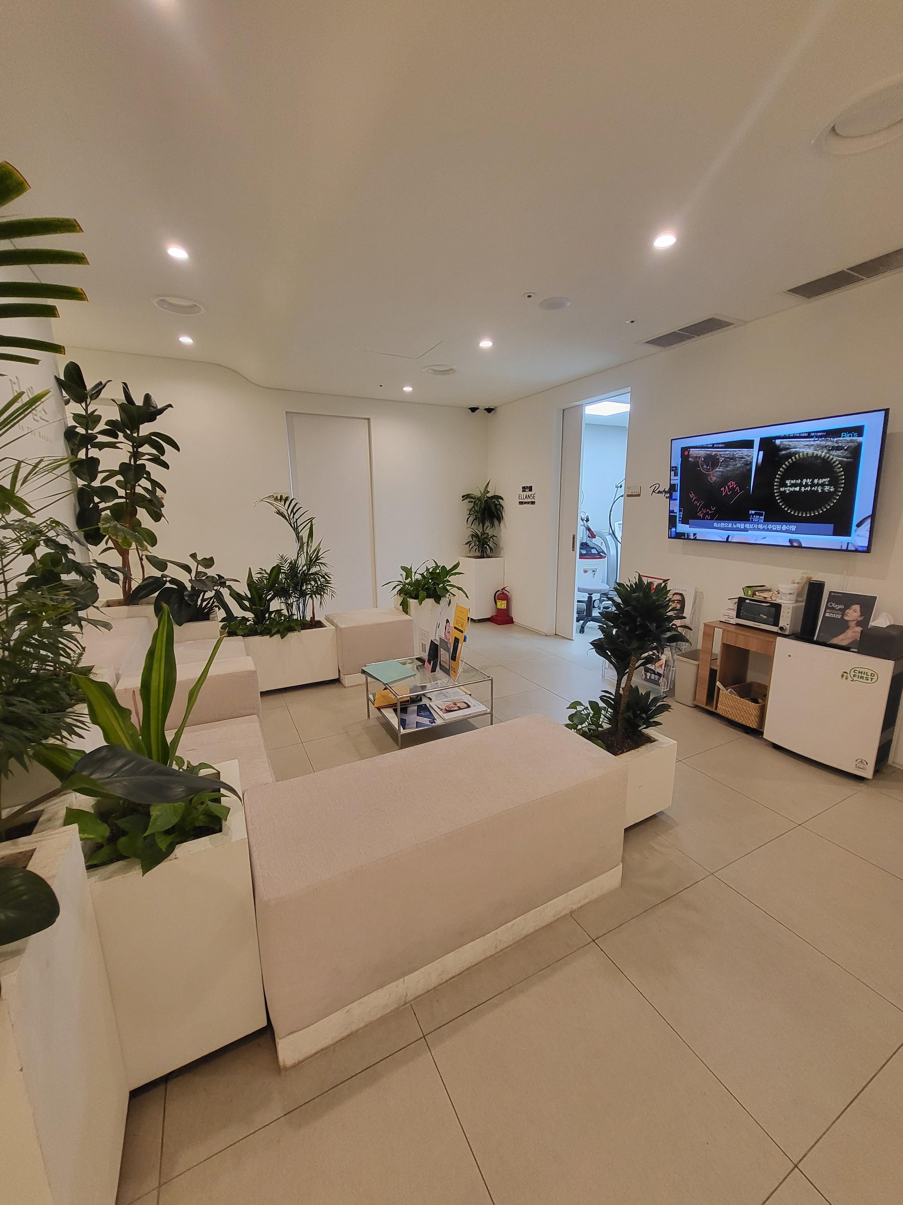 더왈츠의원 시술대기실