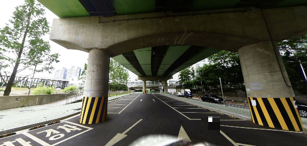 부산원동역 주차장 내부