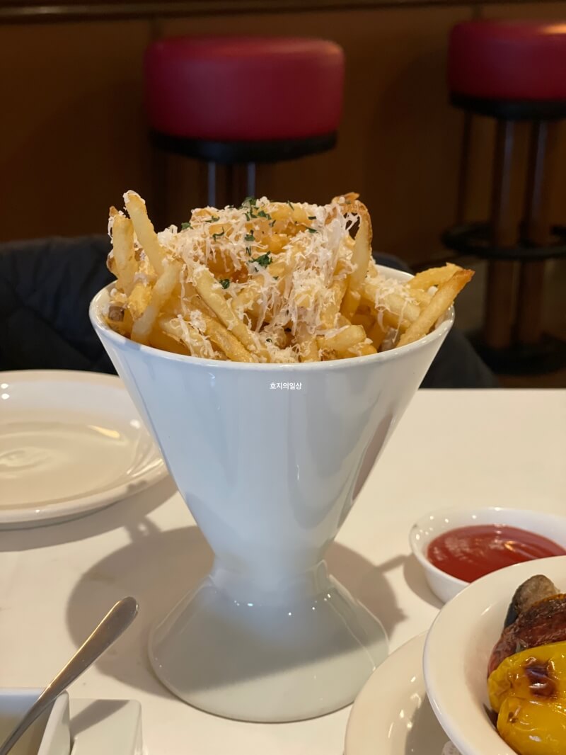 신사 압구정 맛집 붓처스컷 도산 - 트러플 감자튀김