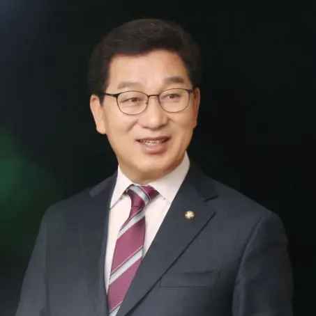신정훈