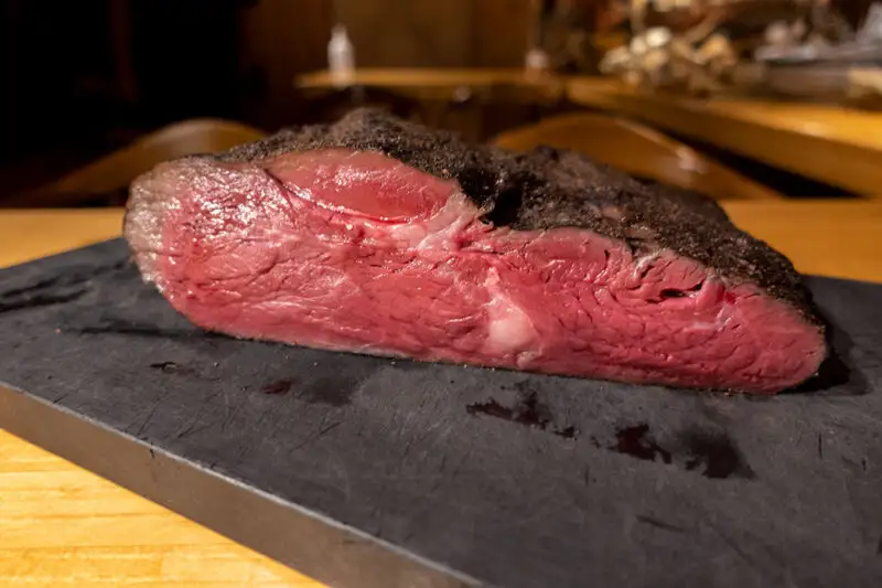 세계관에 빠져들다! 어른을 위한 장작불고기 요리점 'COWSI CAMP(코우시 캠프)'