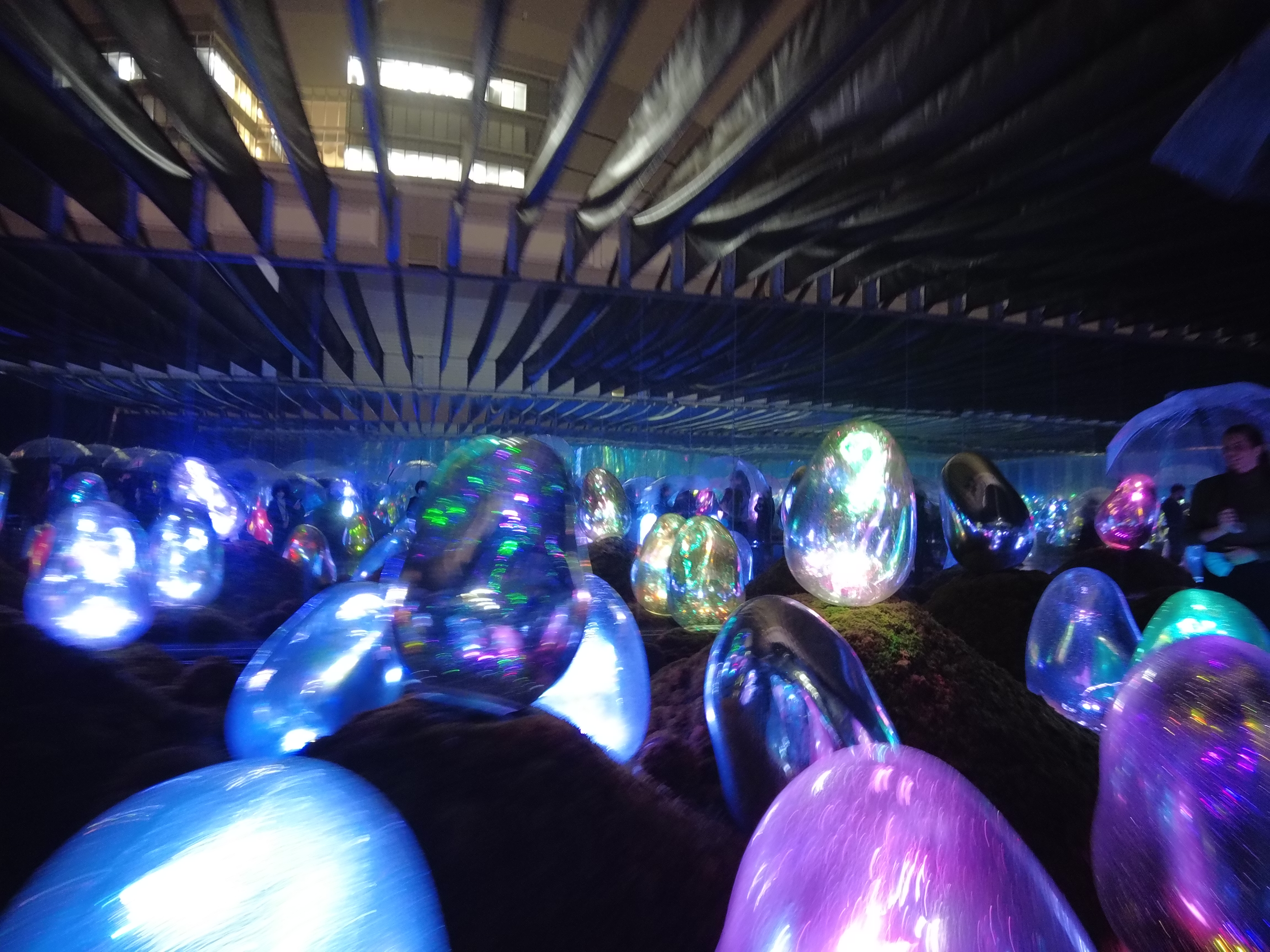 도쿄 신기한 박물관 거대한 알램프