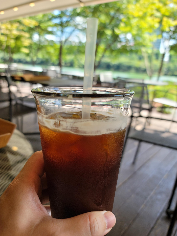 제이바웃 커피 1층 테라스