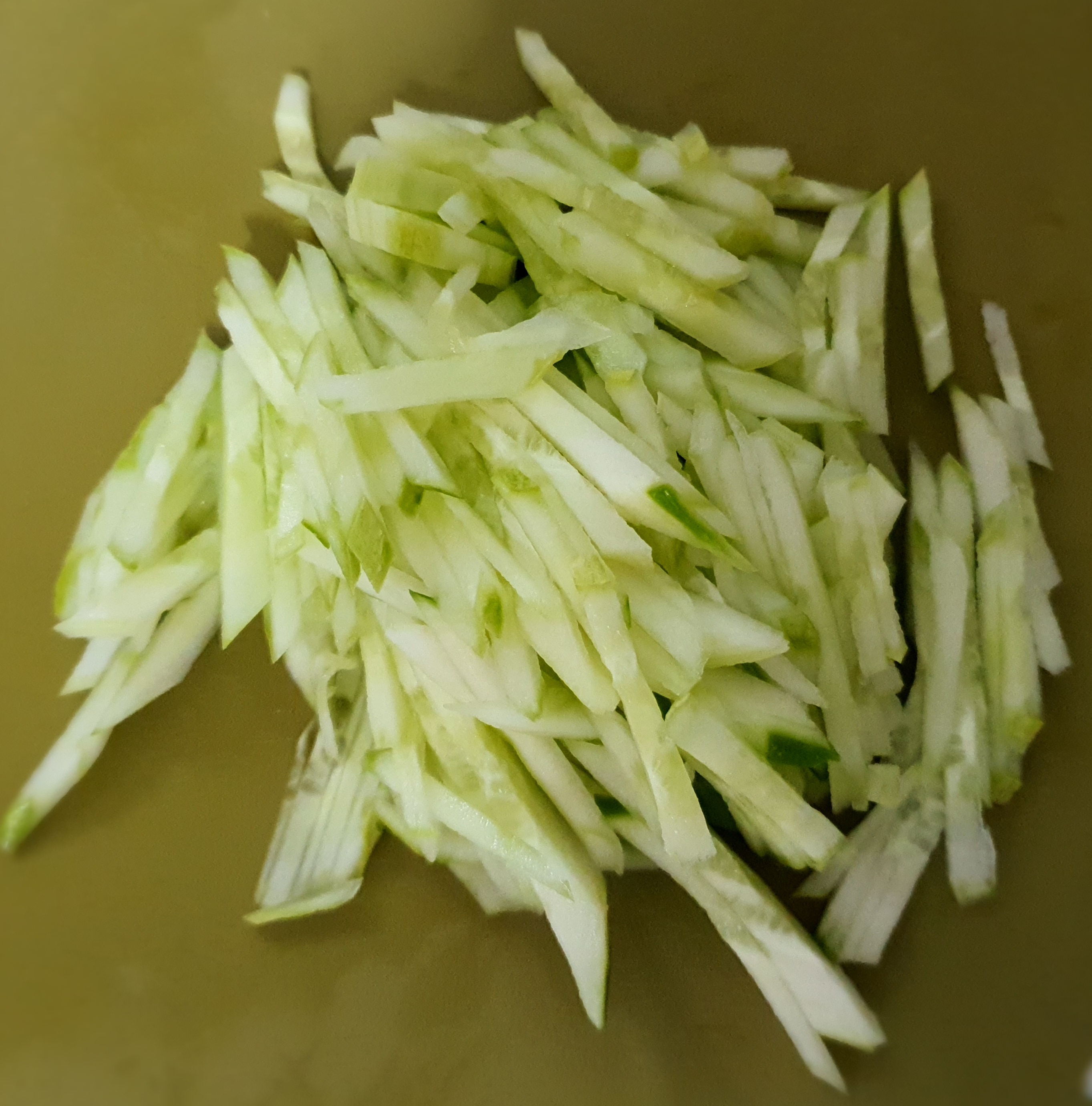 오이를-넣으면-맛이-좋아요.