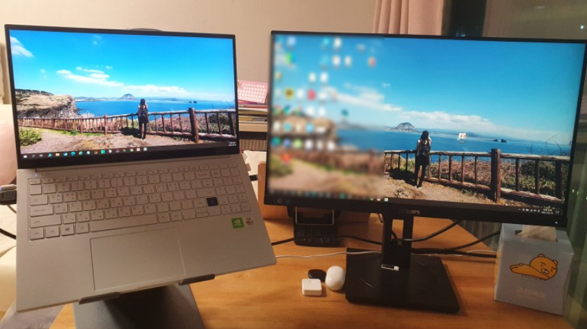 ์ปดํจํฐ ๋ชจ๋ํฐ