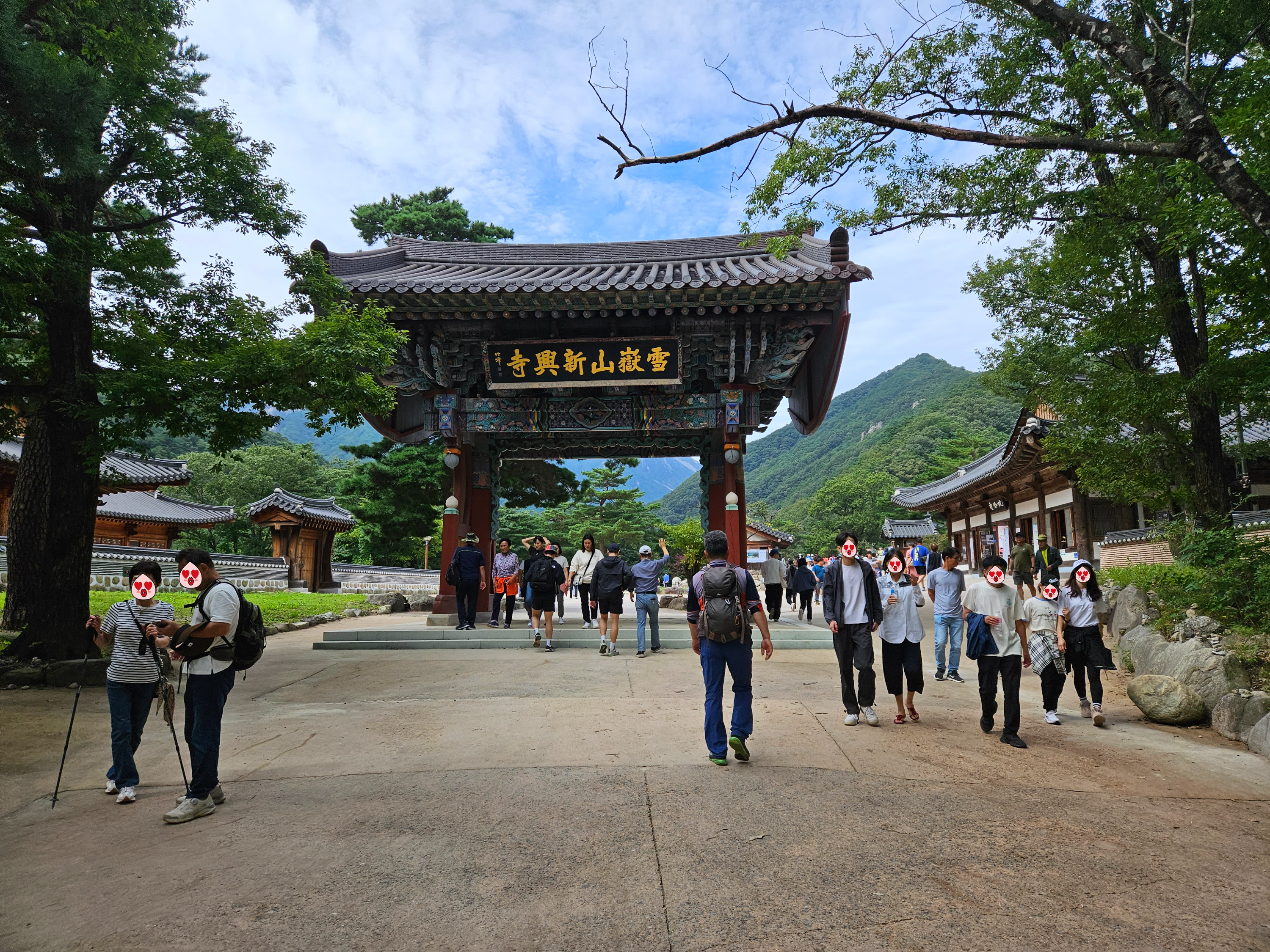 설악산 울산바위 흔들바위 신흥사 강원도 고성군 강원도 속초시 고성군 경동대학교 고성군 토성면 봉포리 돌탑쌓기 