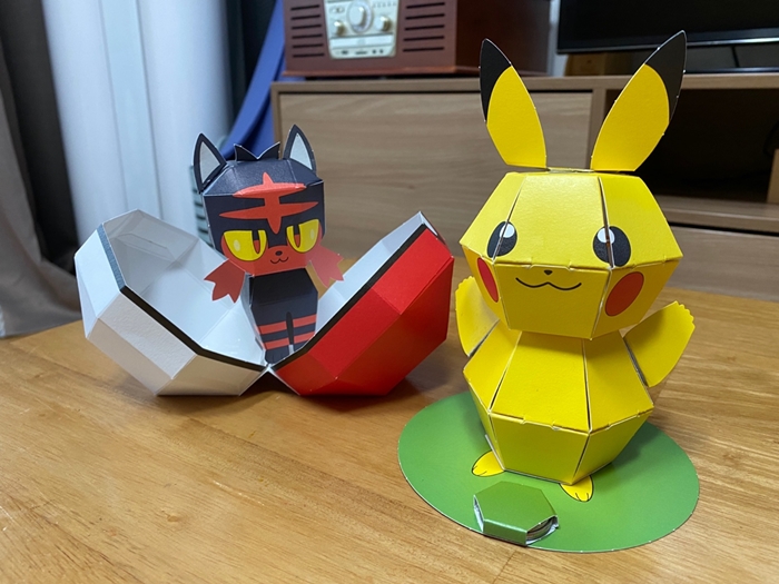 무빙 페이퍼 토이 만들기 완성된 모습입니다.