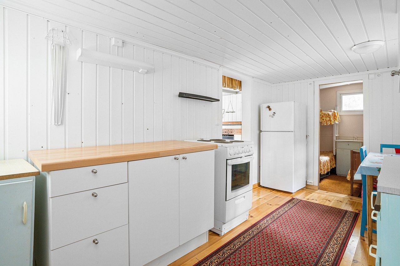 냉장고, 오븐 등이 있는 주방