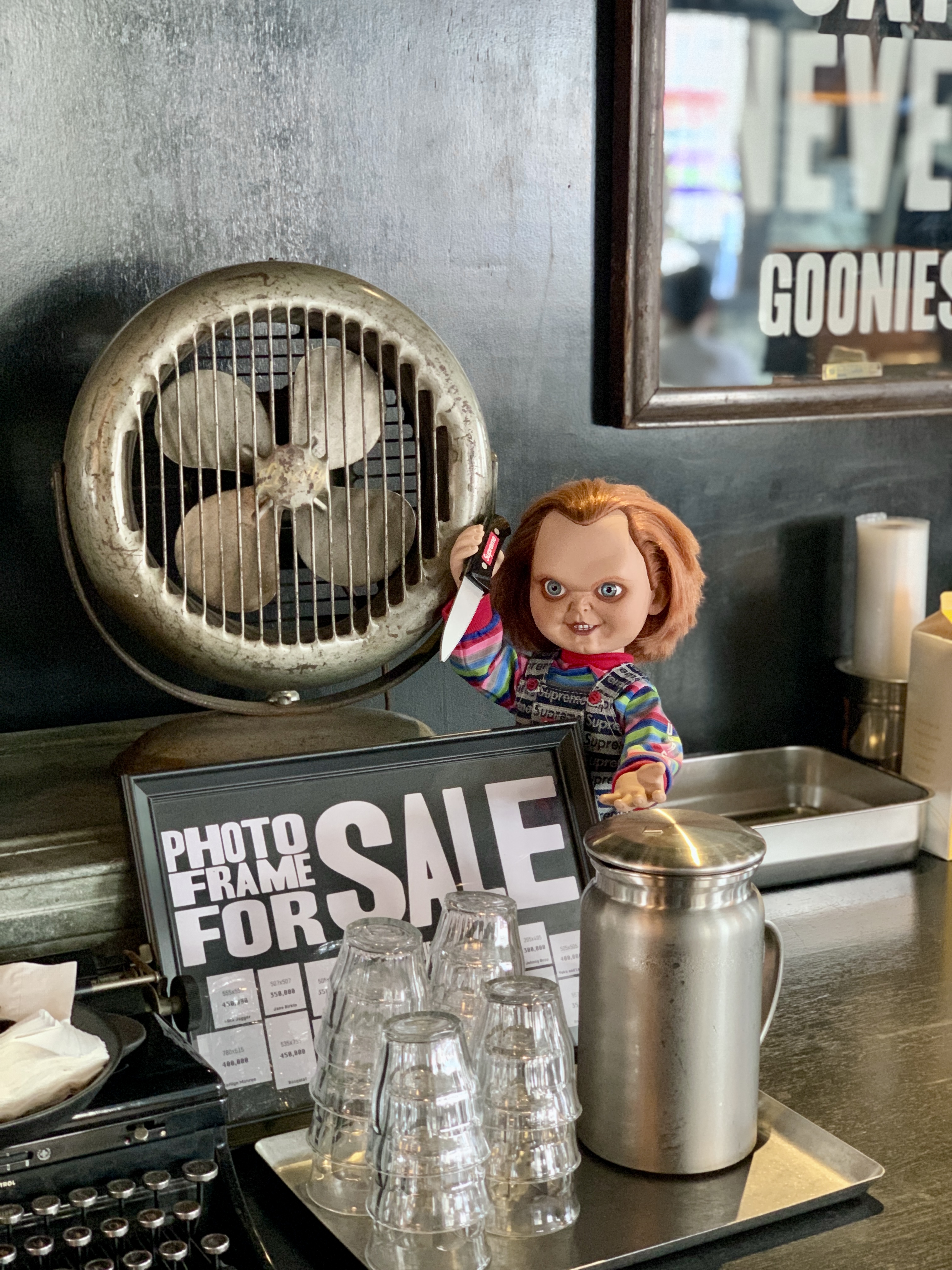 용리단길-힙한카페-할로윈카페-독특한카페-용산카페