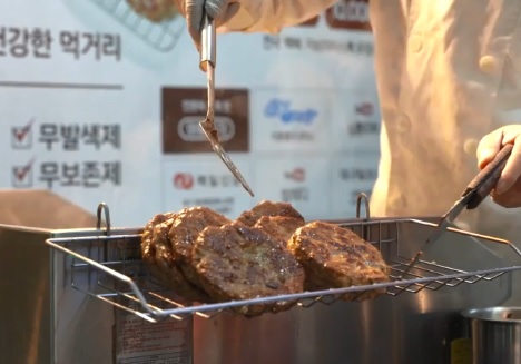 생방송투데이 환승 직업 ; 두 번째 인생 - 떡갈비 한 판에 담아낸 인생 2막 와룡총각 떡갈비