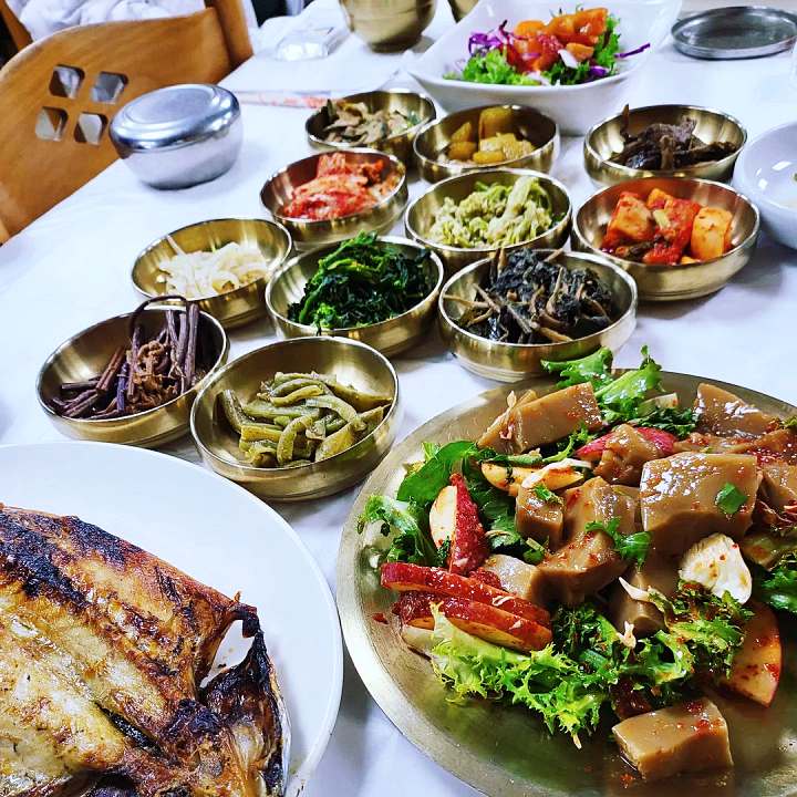 토요일은 밥이좋아 예산 수덕사 산채정식 맛집 영양 돌솥 청국장 더덕 구이 한정식 예산10미 현지인 추천 토밥 좋아 방송정보