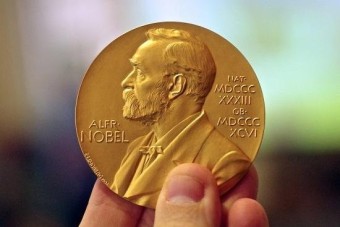 노벨문학상 메달