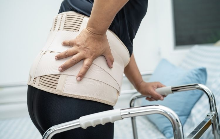 낙상 위험이나 보행이 불편