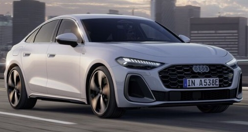 아우디 A5 e-하이브리드 전면