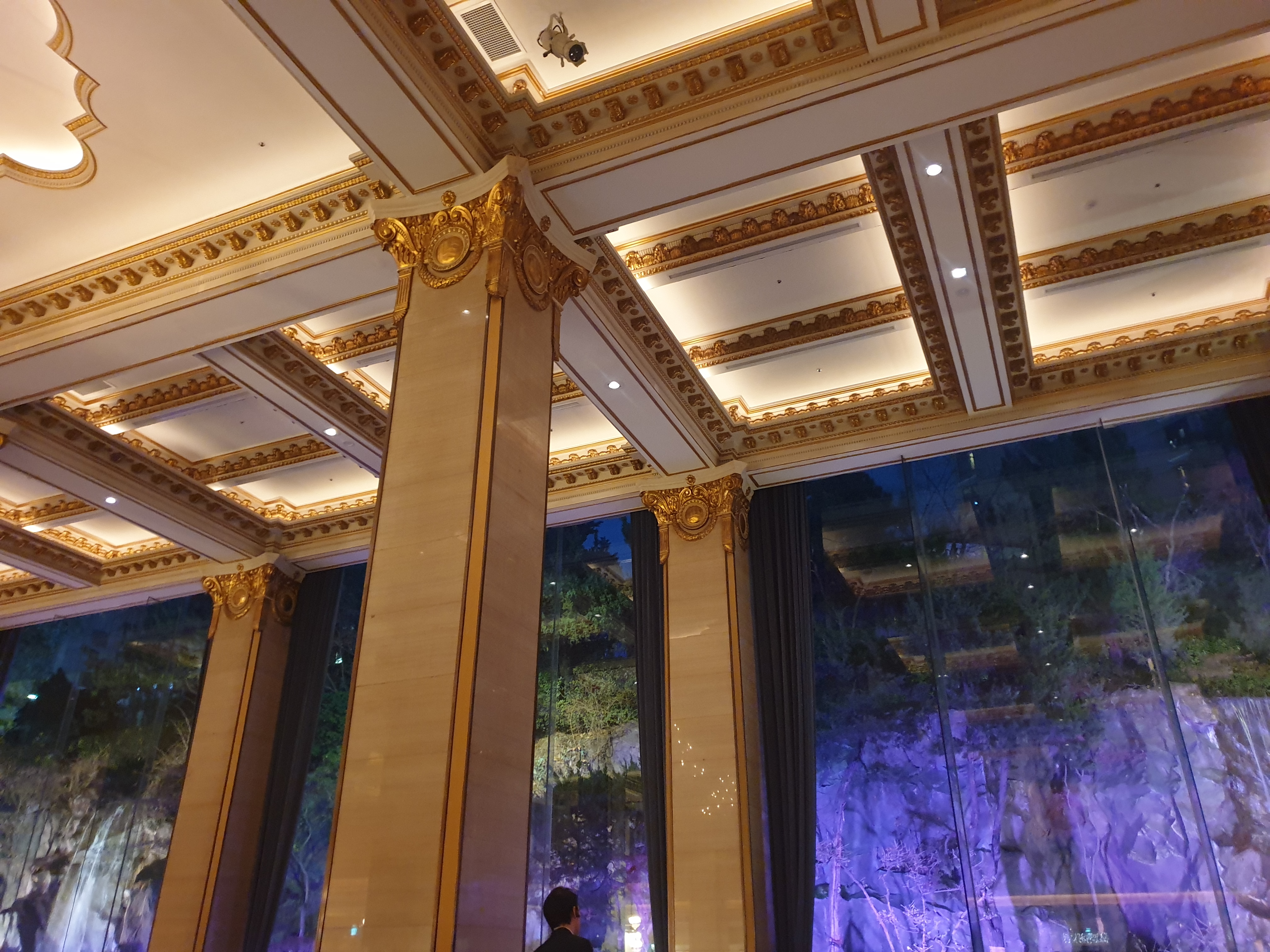 페니슐라 천장 구조