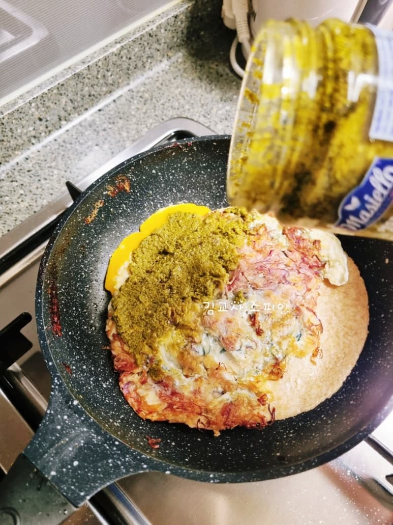 지금 안 보면 손해입니다! 10분 완성 통밀 또띠아 3종 레시피 🍕🌿🌶️ 바질부터 피자맛까지 비교했습니다.