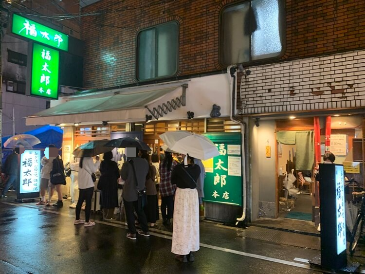 출입문 2개 건물