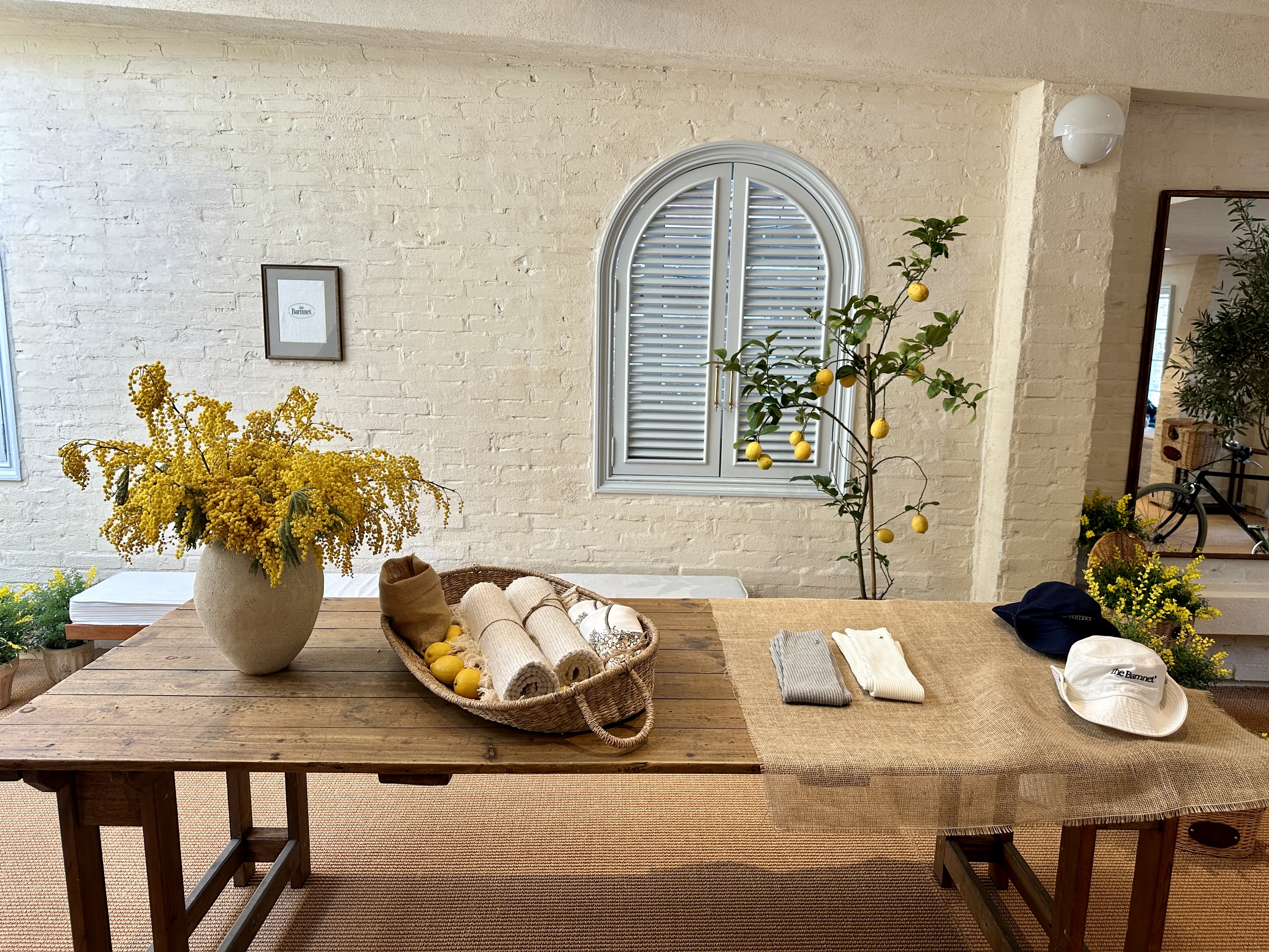 더바넷 매장 내부