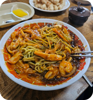 찹쌀탕수육과 짬짜면 맛집 나래궁