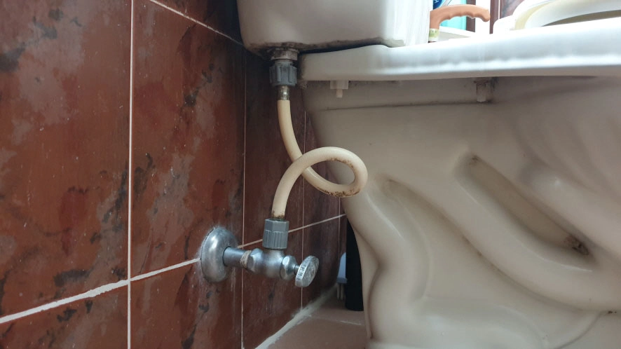 변기 물탱크 고압호스